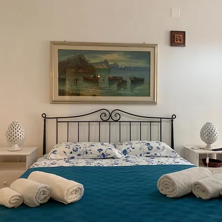 Fiori Catene Tra Le Torri * 孔韦尔萨诺