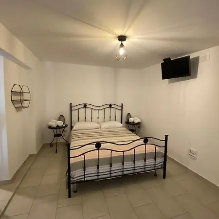 Fiori Catene Tra Le Torri