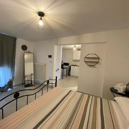 Fiori Catene Tra Le Torri * 孔韦尔萨诺