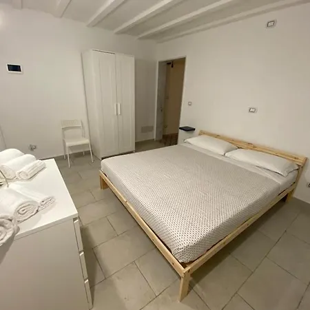 公寓 Fiori Catene Tra Le Torri