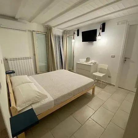 公寓 Fiori Catene Tra Le Torri