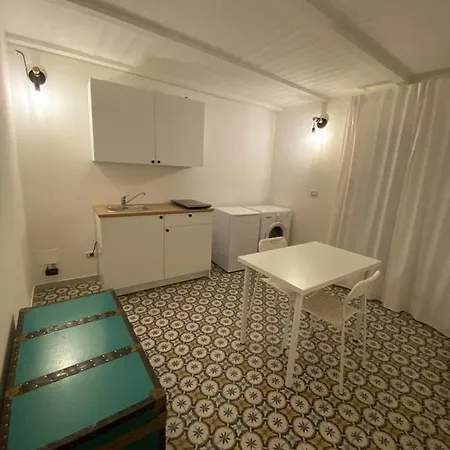 Fiori Catene Tra Le Torri *