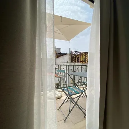 Fiori Catene Tra Le Torri