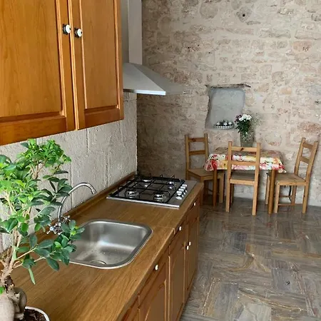 Fiori Catene Tra Le Torri * 孔韦尔萨诺