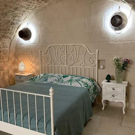 Fiori Catene Tra Le Torri * 孔韦尔萨诺