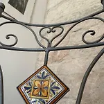Fiori Catene Tra Le Torri Conversano