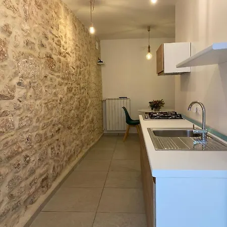 Fiori Catene Tra Le Torri Daire Conversano