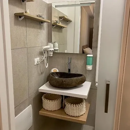 Daire Fiori Catene Tra Le Torri