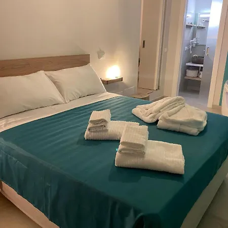 Daire Fiori Catene Tra Le Torri *