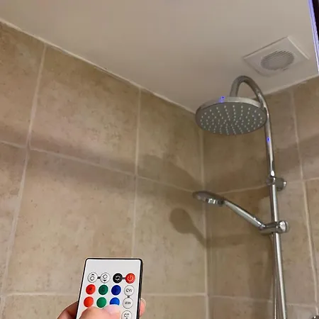 Fiori Catene Tra Le Torri Daire *