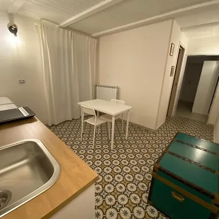 Fiori Catene Tra Le Torri * Conversano