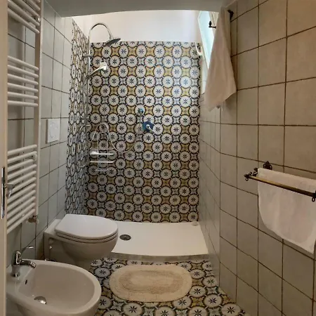 Fiori Catene Tra Le Torri Apartment