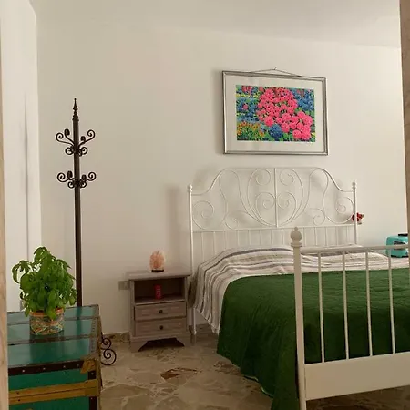 Fiori Catene Tra Le Torri * Conversano