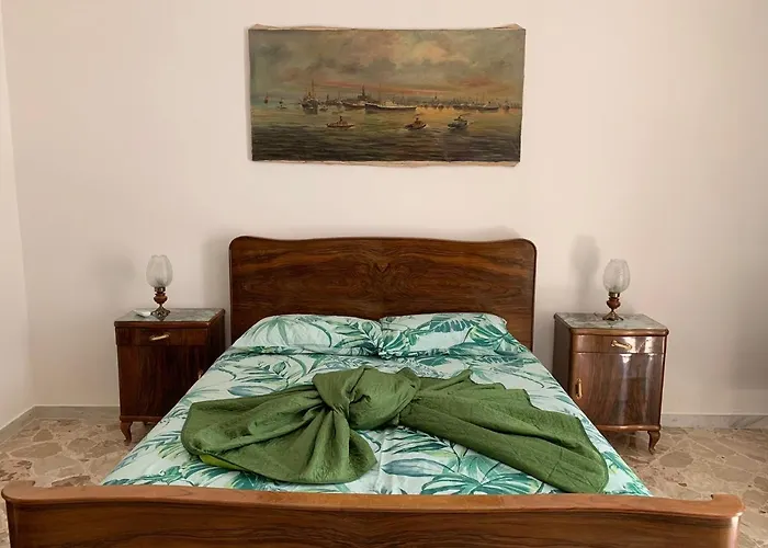 Fiori Catene Tra Le Torri Conversano