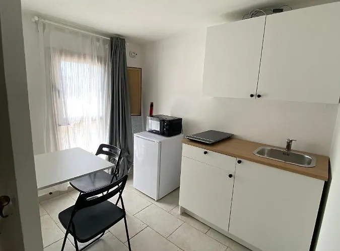 Fiori Catene Tra Le Torri